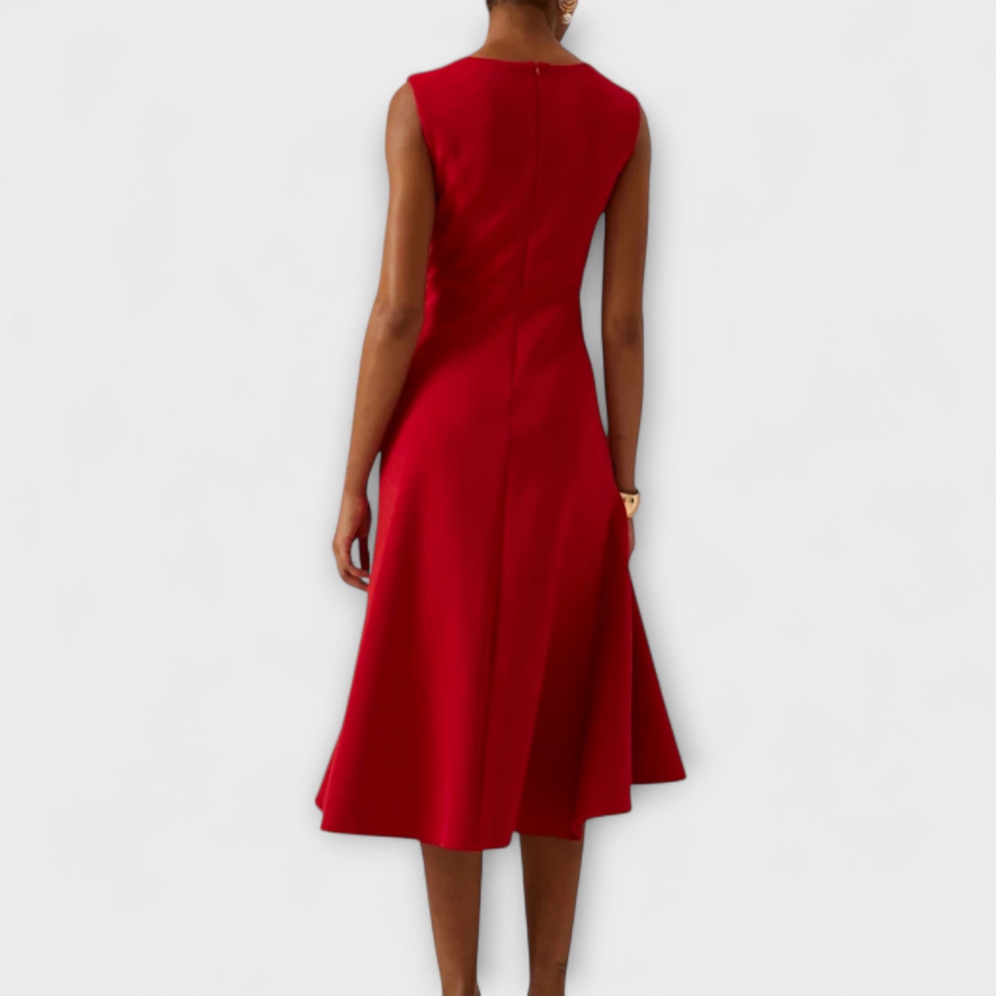 Modehus | Asymmetrisk Drapert Midi Kjole Uten Ermer