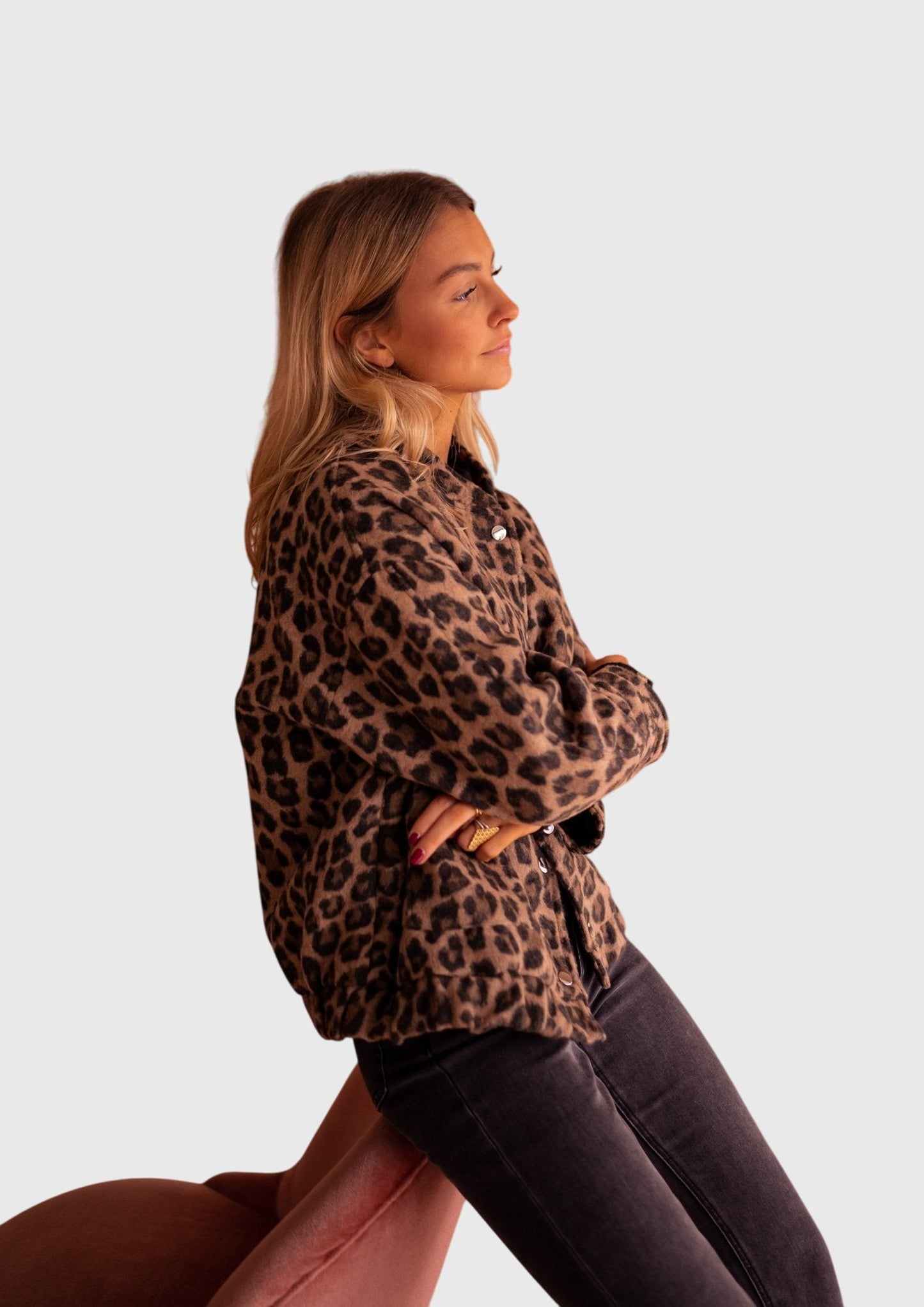 Modehus | Motetrend jakke med leopardmønster