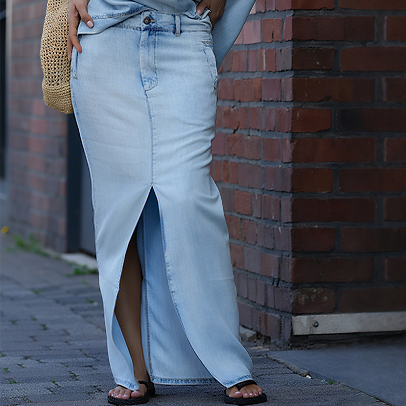 Modehus | Top Asymmetrisk med Skulder og Denim Skjørt med Splitt