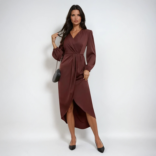 Modehus | Elegant midikjole med V-hals og lange ermer