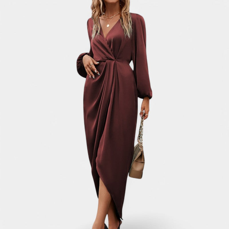 Modehus | Elegant midikjole med V-hals og lange ermer