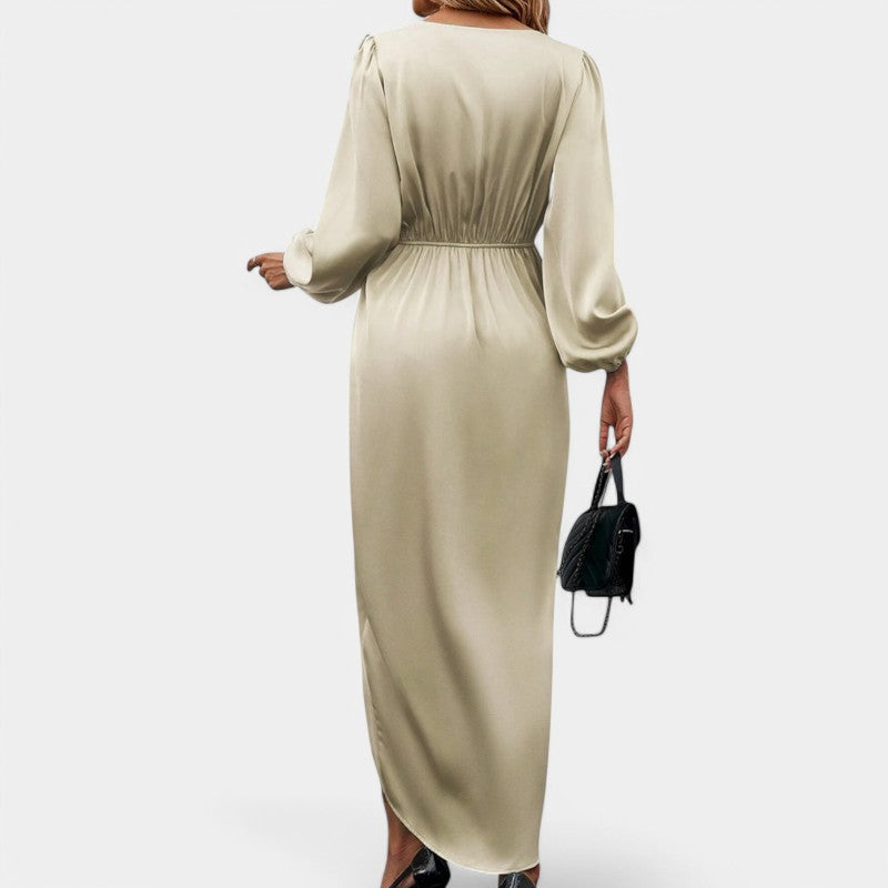 Modehus | Elegant midikjole med V-hals og lange ermer