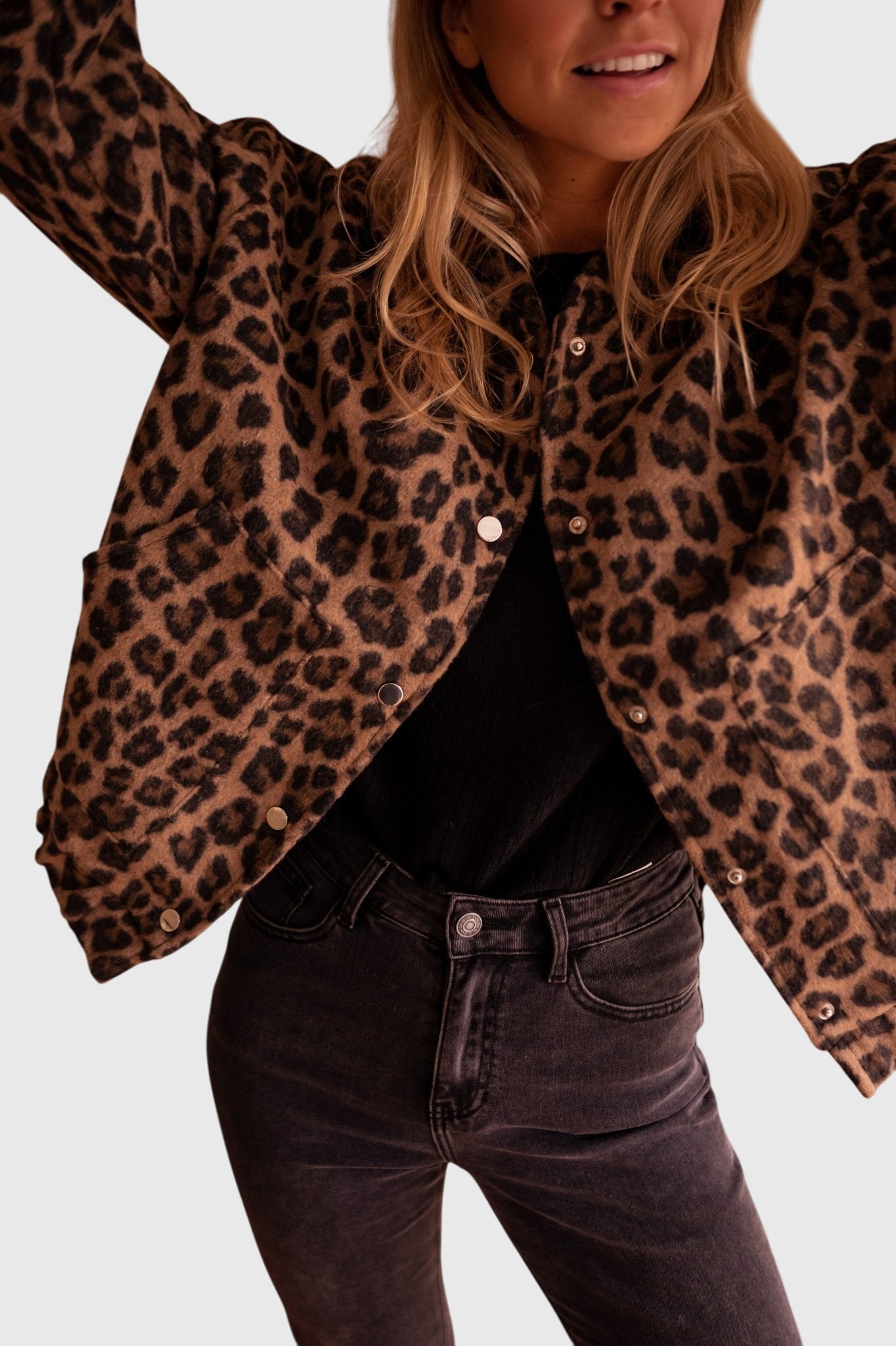 Modehus | Motetrend jakke med leopardmønster